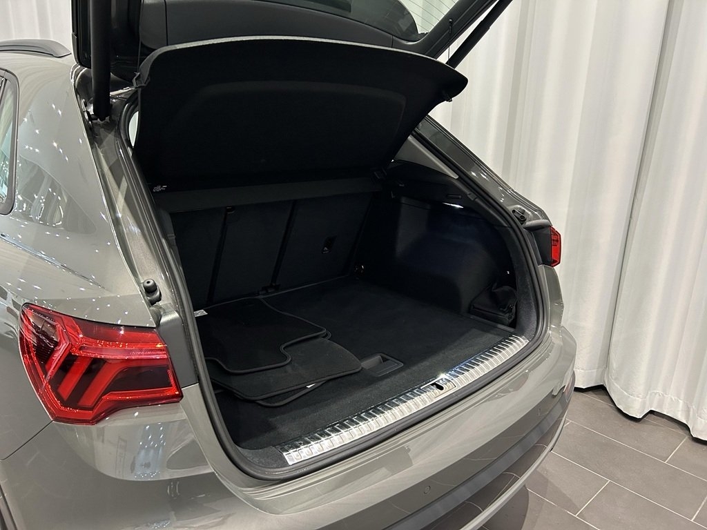 Audi Q3 35 TFSI 150hk S Tronic 2025, bild 4/14