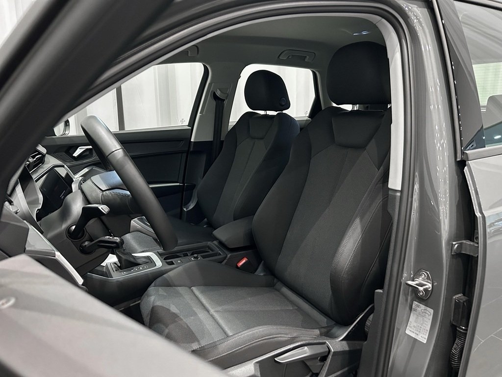 Audi Q3 35 TFSI 150hk S Tronic 2025, bild 6/14