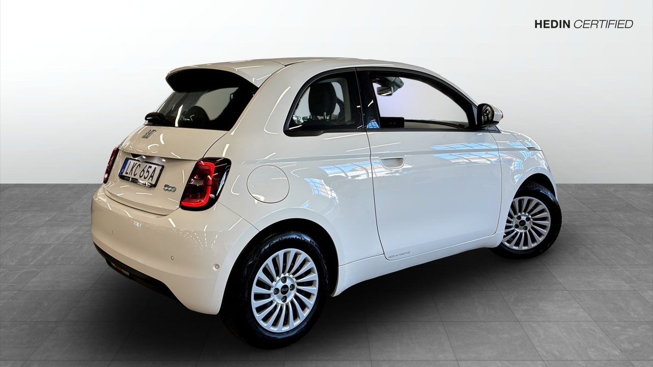 Fiat 500e 42 kWh 118hp 2023, bild 2/10