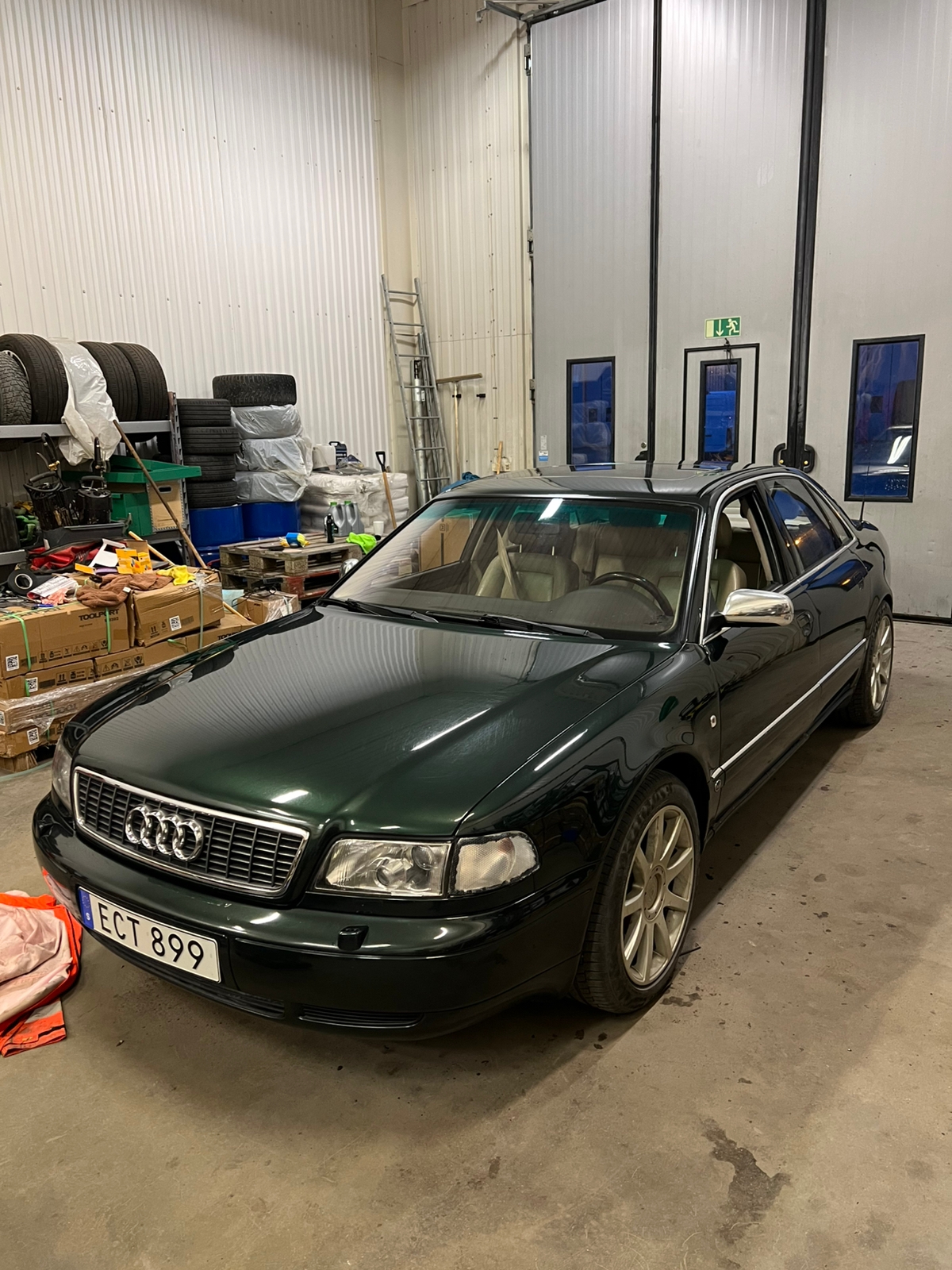 Audi A8 4.2 V8 quattro Automatisk 1997, photo 2/5