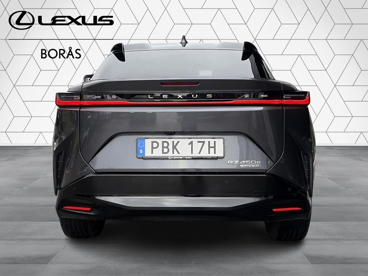 Lexus RZ 2023, photo 6/10