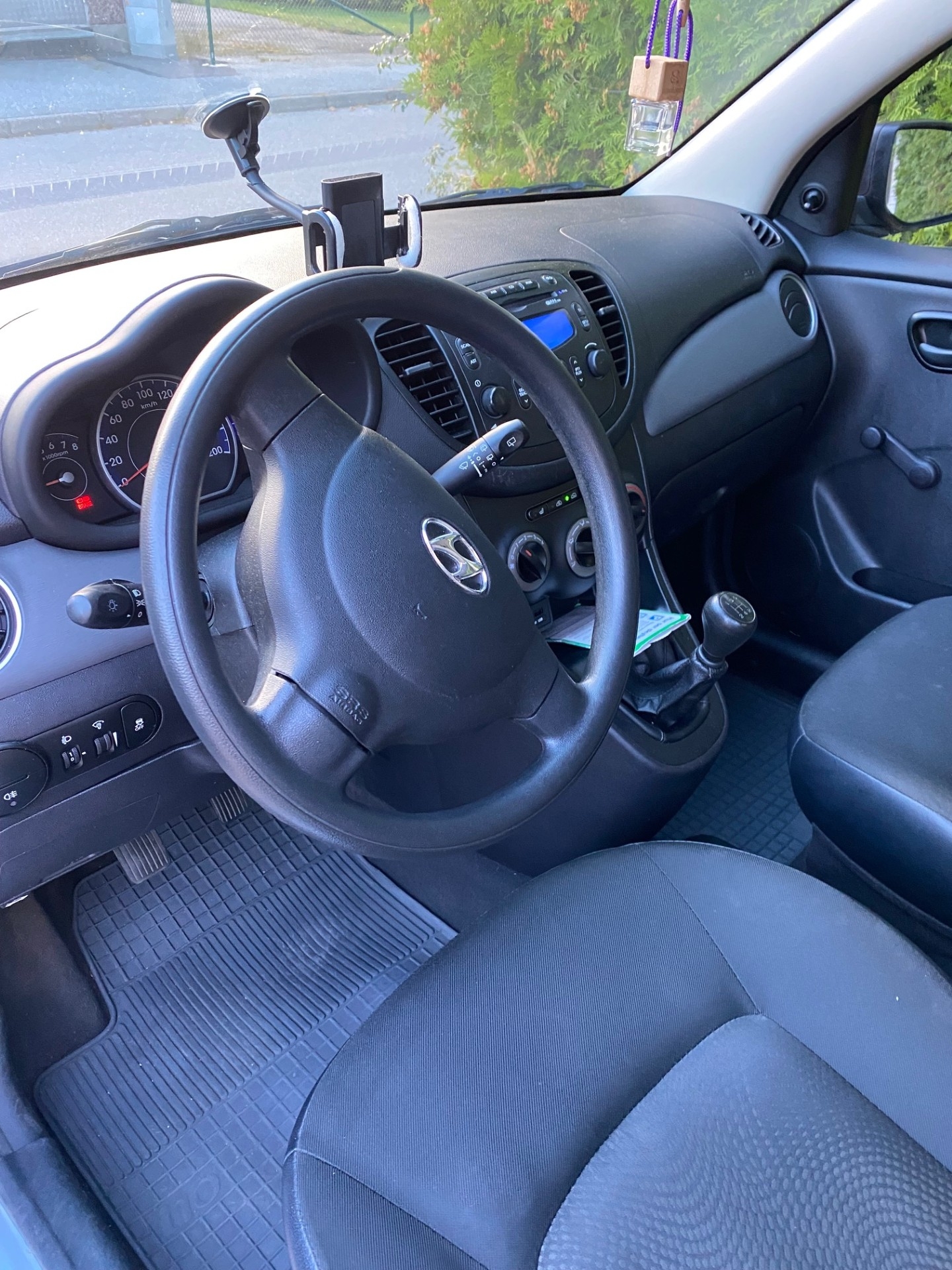 Hyundai i10 1.1 iRDE Manuell 2012, bild 7/8