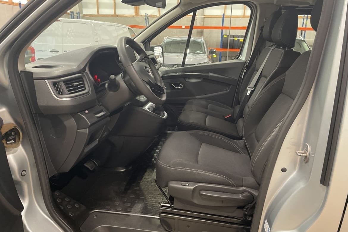 Renault Trafic Passenger L2 2023, kuva 5/16