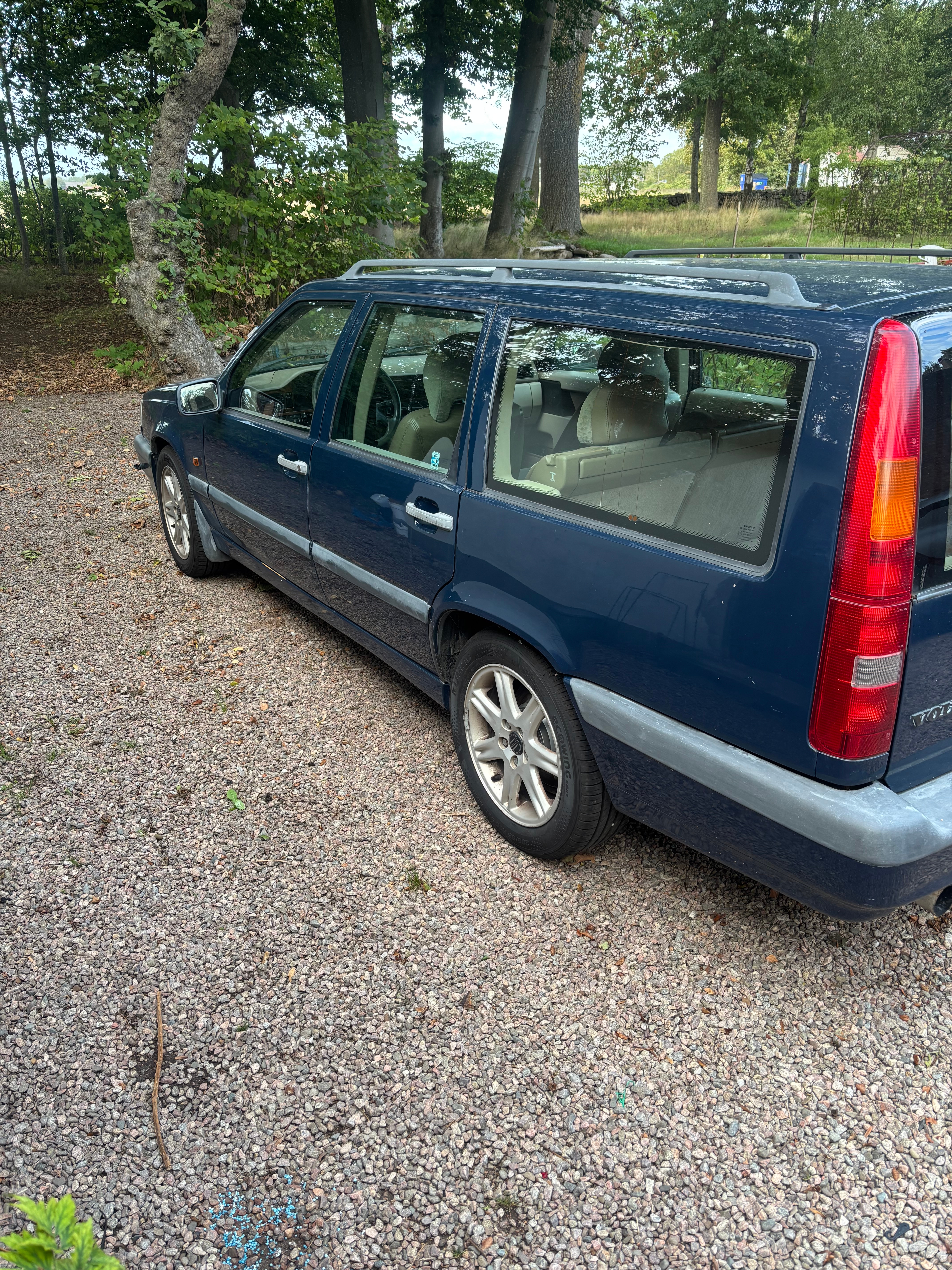 Volvo 850 Kombi 2.5 10V Automatisk 1997, bild 2/7