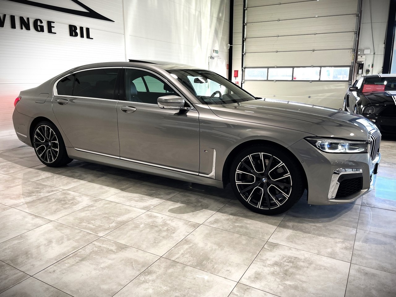 BMW 750 2021, bild 3/10