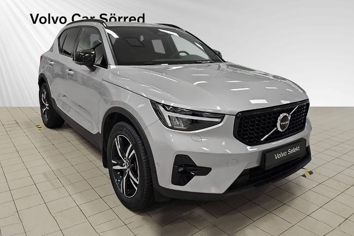 Volvo XC40 B3 FWD Bensin Plus Dark, Drag 2025, bild 6/10