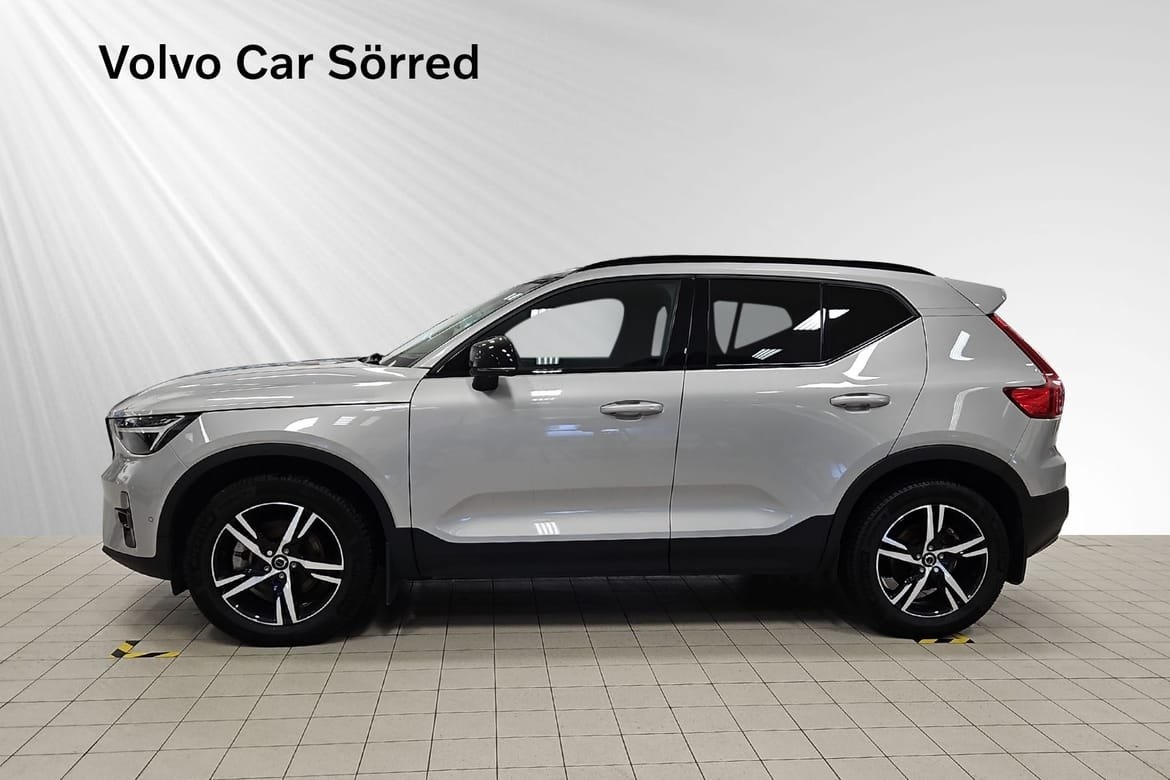 Volvo XC40 B3 FWD Bensin Plus Dark, Drag 2025, bild 3/10