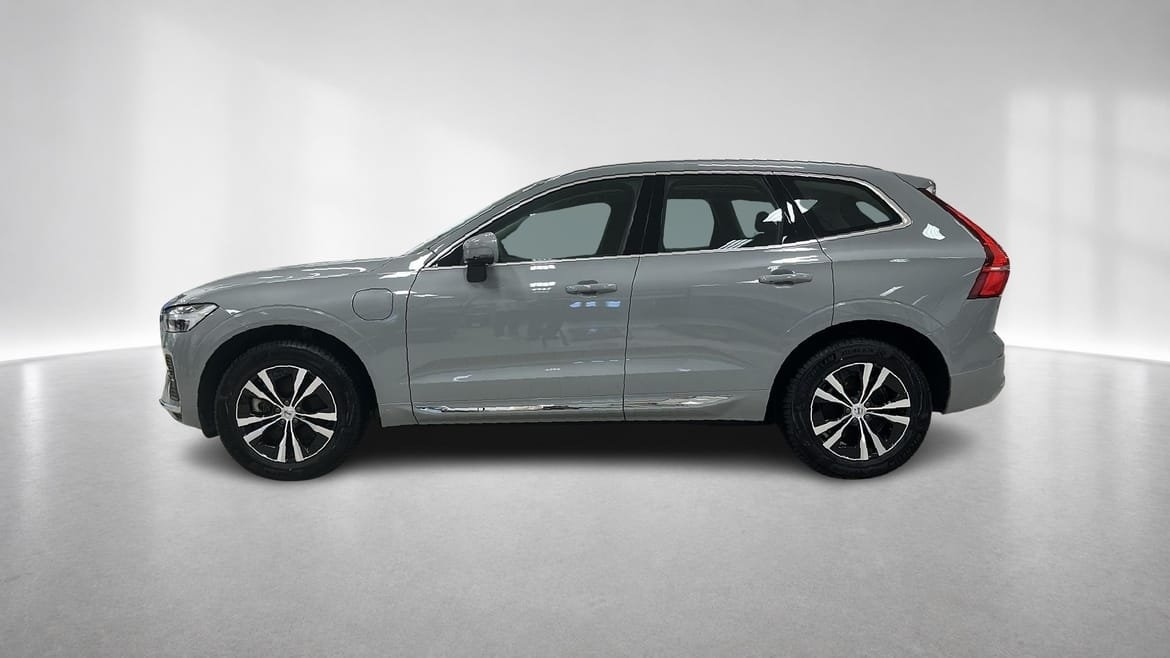 Volvo XC60 T6 Core Special Edition 2025, bild 3/15