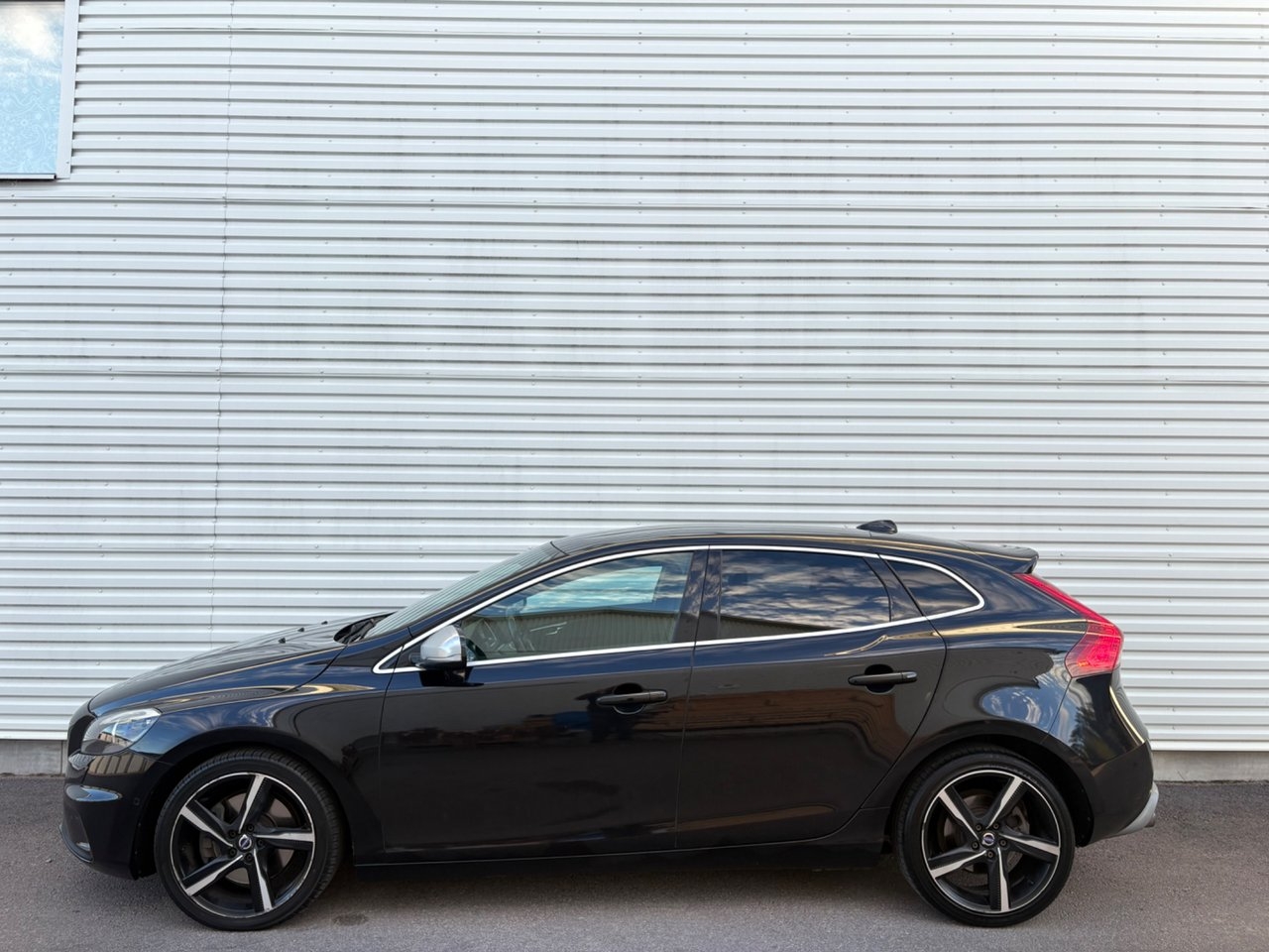 Volvo V40 D4 R-Design 2014, bild 2/10