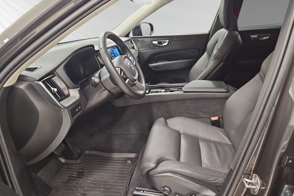 Volvo XC60 2025, photo 7/10