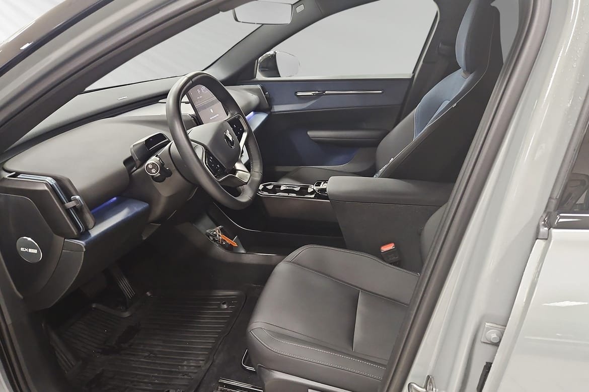 Volvo EX30 2024, bild 7/10