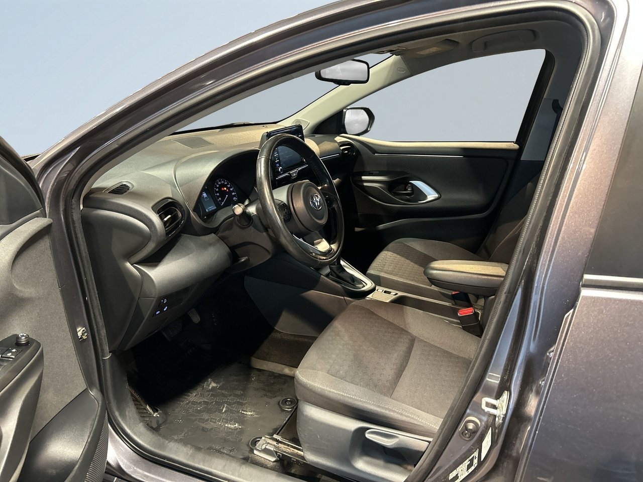 Toyota Yaris Hybrid CVT Active 2022, bild 7/10