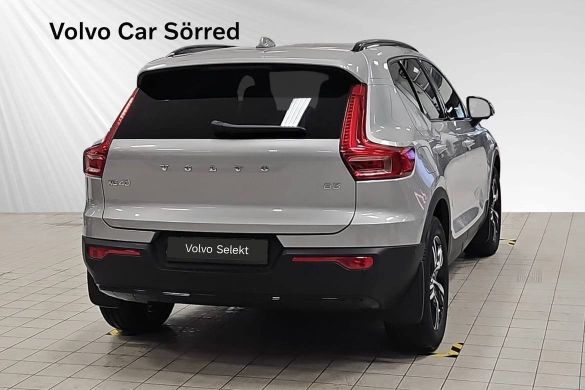 Volvo XC40 B3 FWD Bensin Plus Dark, Drag 2025, bild 5/10