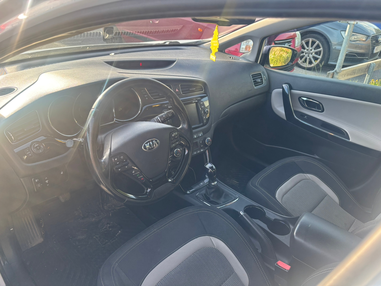 Kia Ceed _sw 1.6 CRDi Manuell 2015, bild 6/7