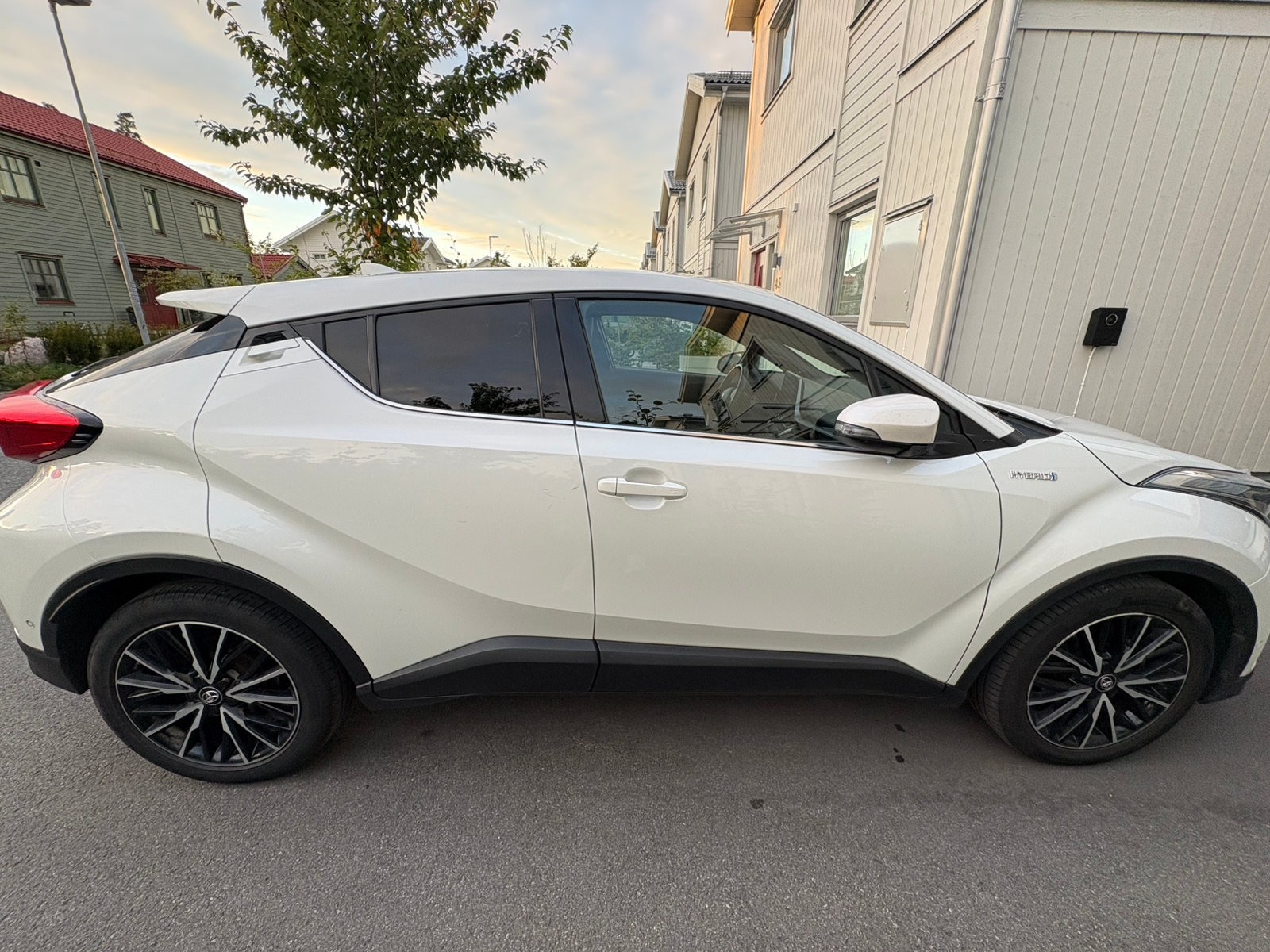 Toyota C-HR 2017, bild 6/10