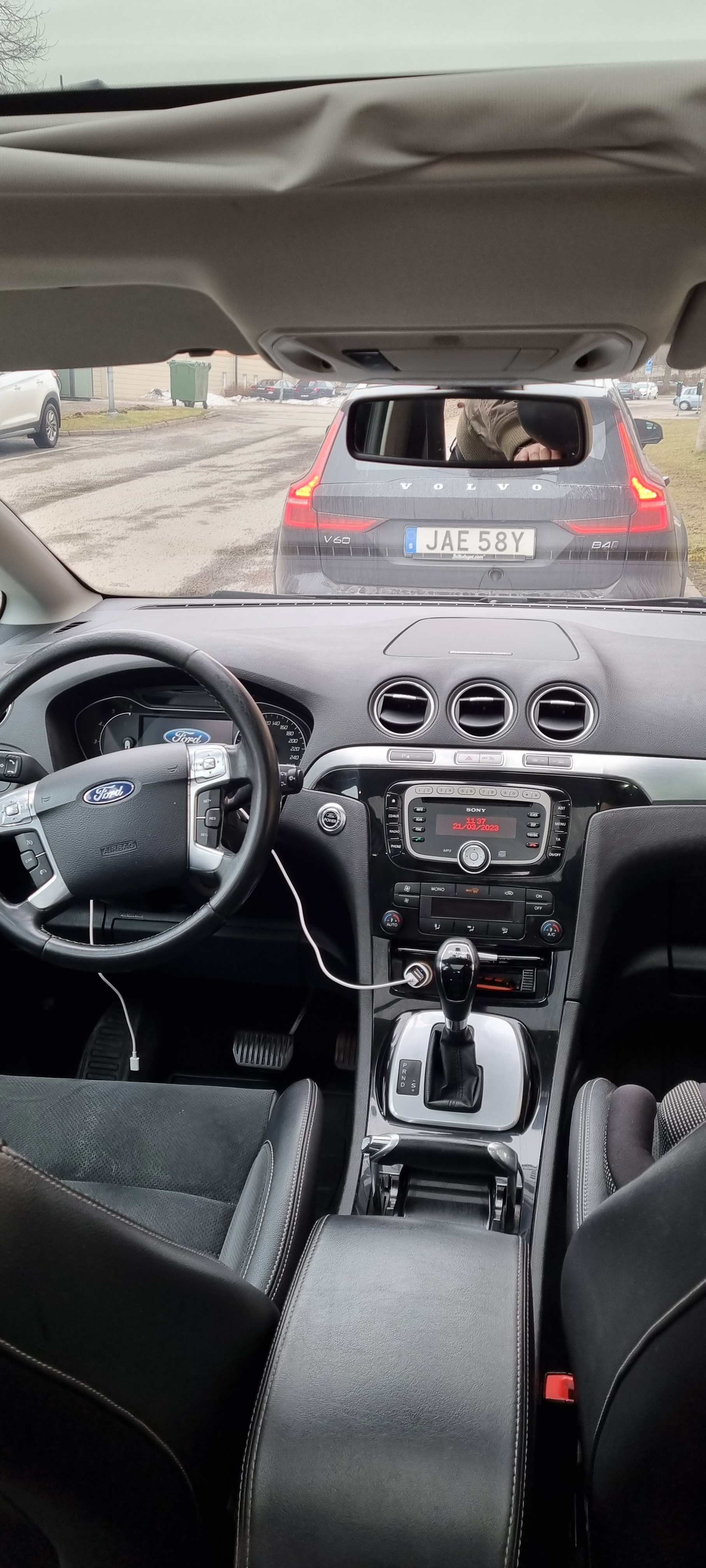 Ford S-MAX 2.0 TDCi Powershift 2011, bild 3/5