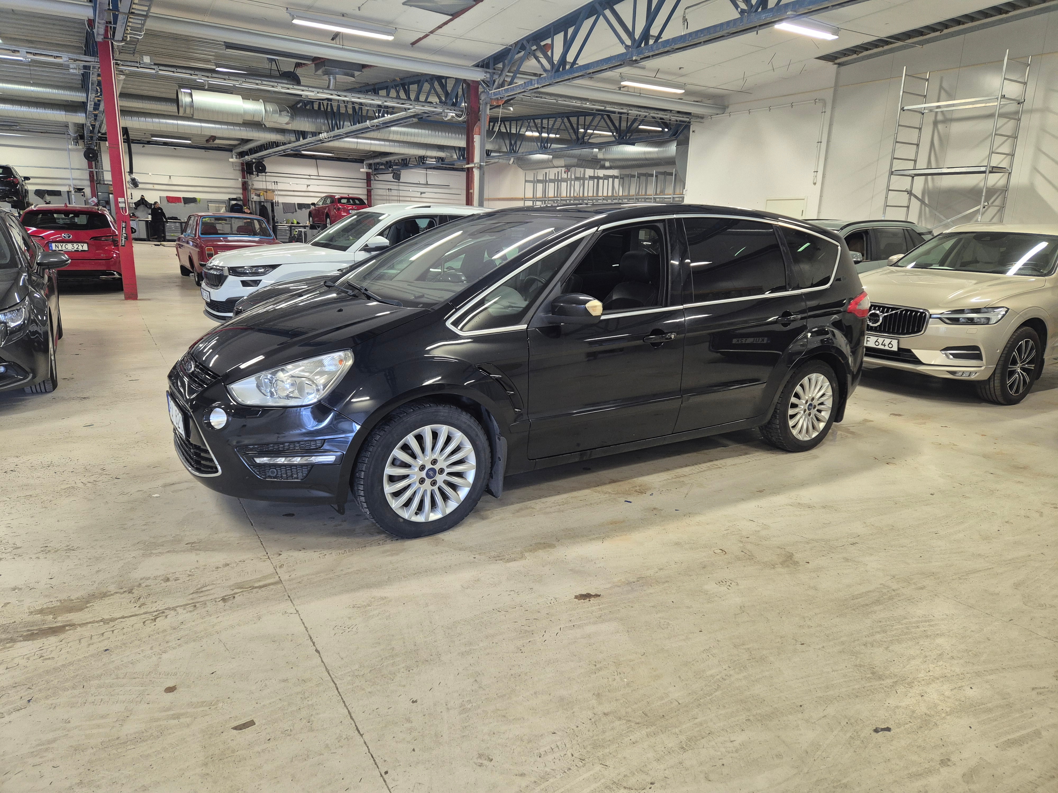 Ford S-MAX 2.0 TDCi Powershift 2011, bild 2/5