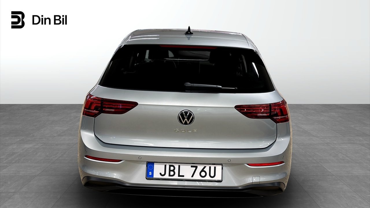 Volkswagen Golf 2025, photo 5/10