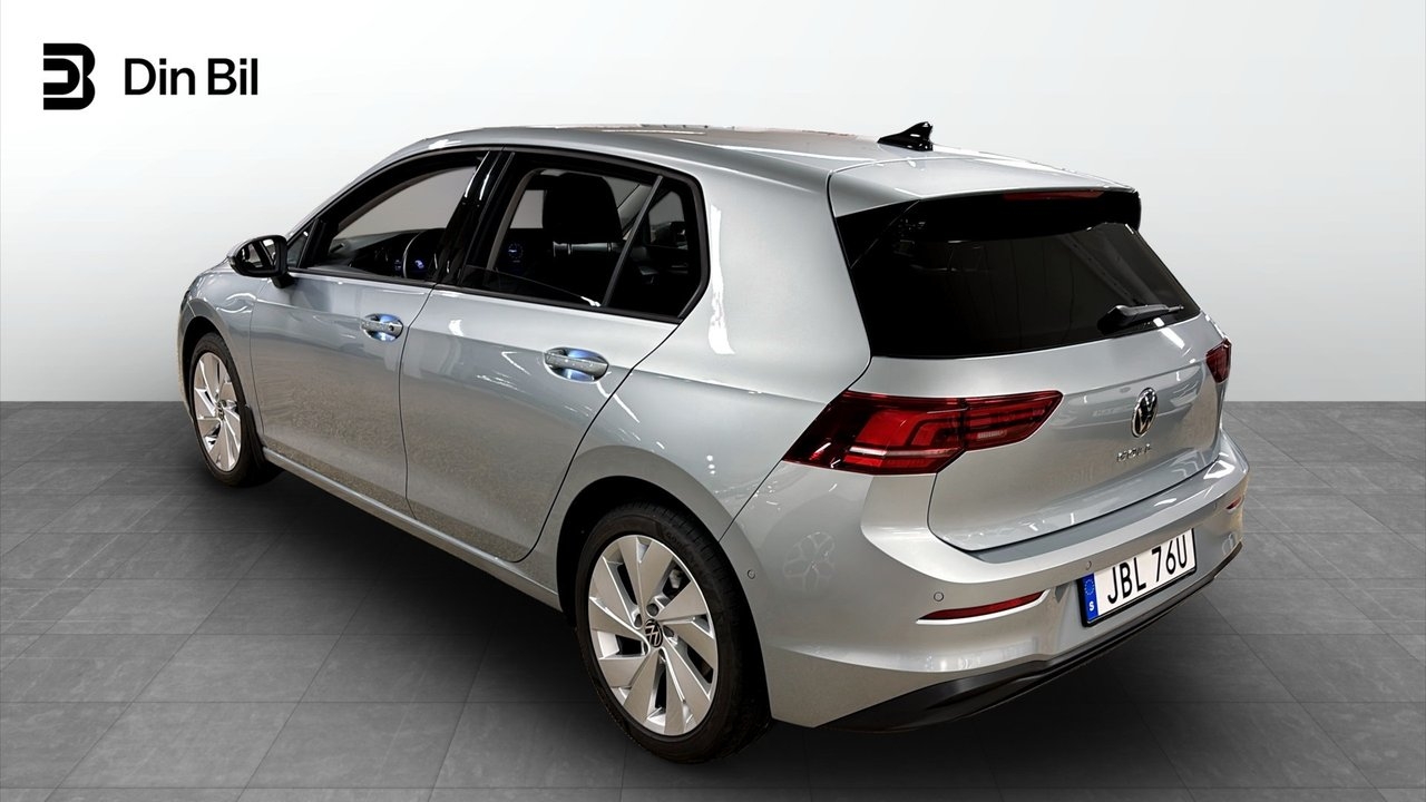 Volkswagen Golf 2025, photo 3/10
