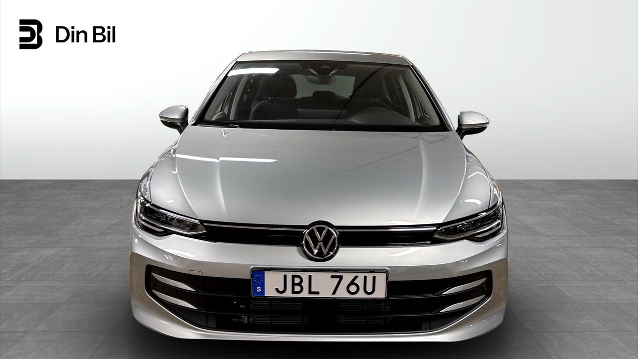 Volkswagen Golf 2025, photo 4/10
