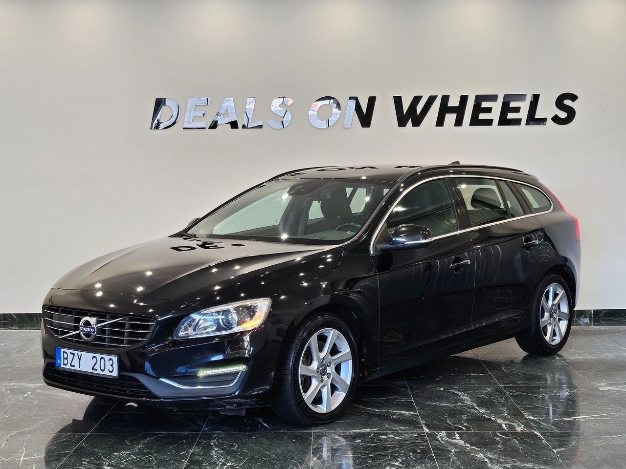 Volvo V60 2014, photo 4/10