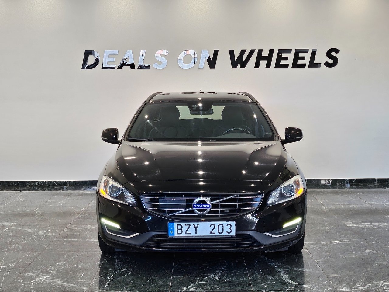Volvo V60 2014, photo 5/10