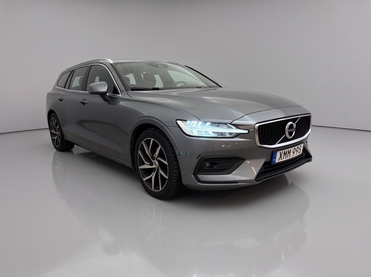 Volvo V60 2020, photo 2/10