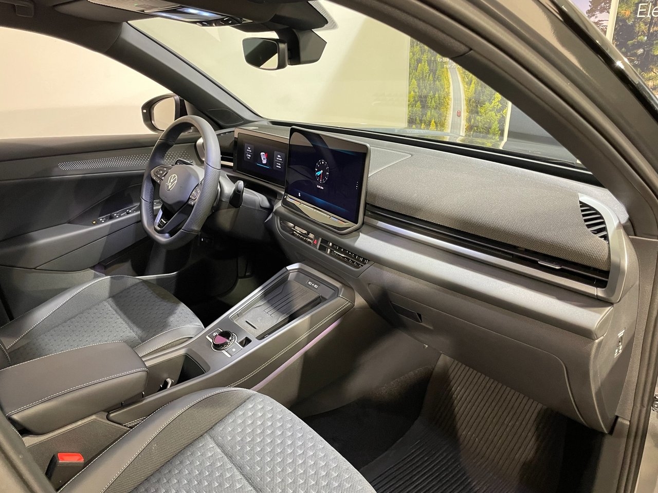 Volkswagen T-Roc 1.5 eTSI 150Hk 2026, bild 4/10