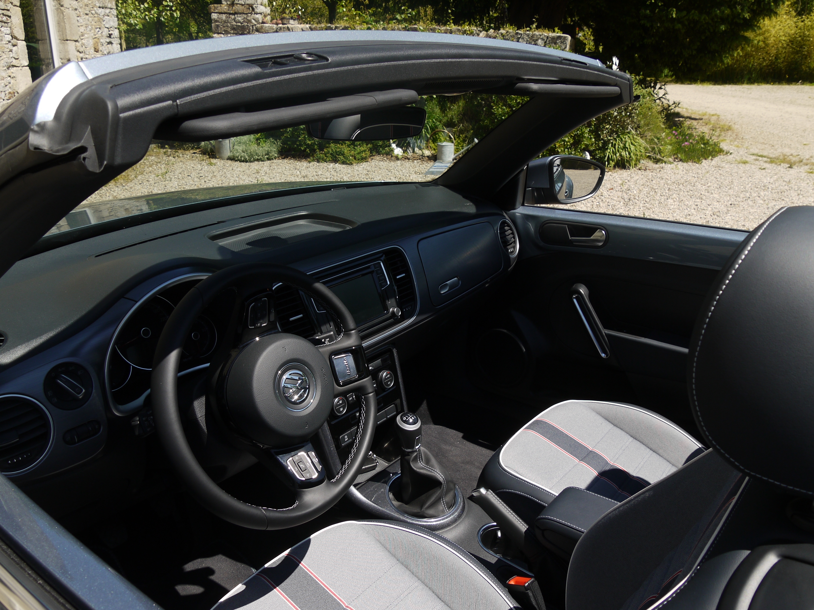 Volkswagen Beetle 2017, bild 2/5