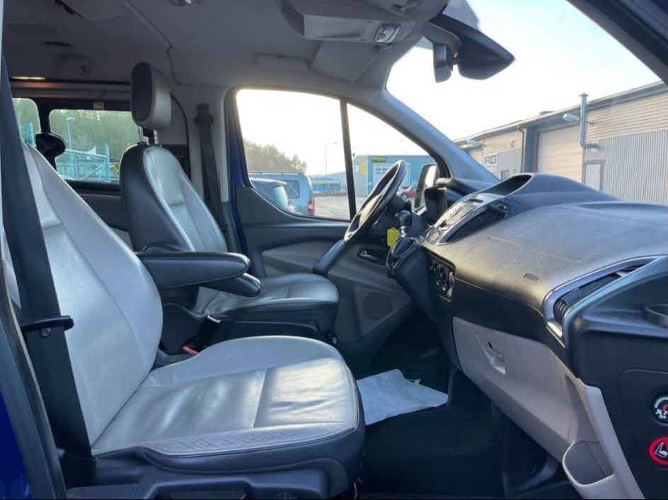 Ford Tourneo Custom 310 2.0 TDCi Manuell 2016, bild 3/6