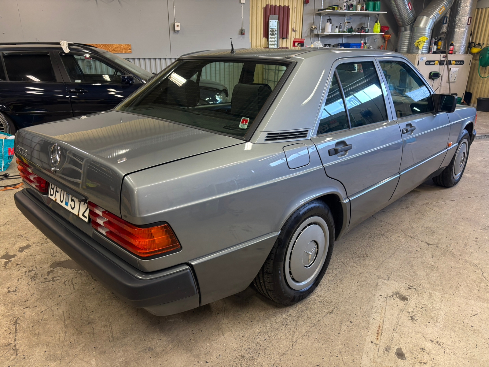 Mercedes-Benz 190 E 1992, bild 2/21