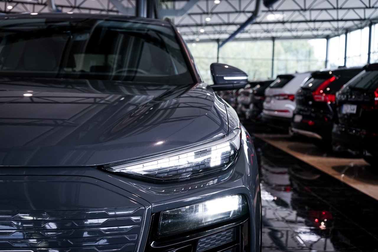 Audi Q6 e-tron 2025, photo 4/10