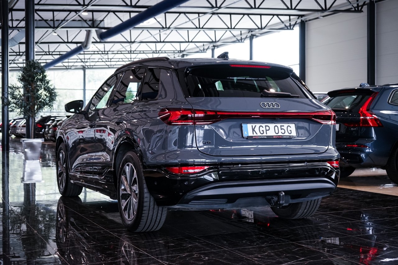 Audi Q6 e-tron 2025, photo 7/10