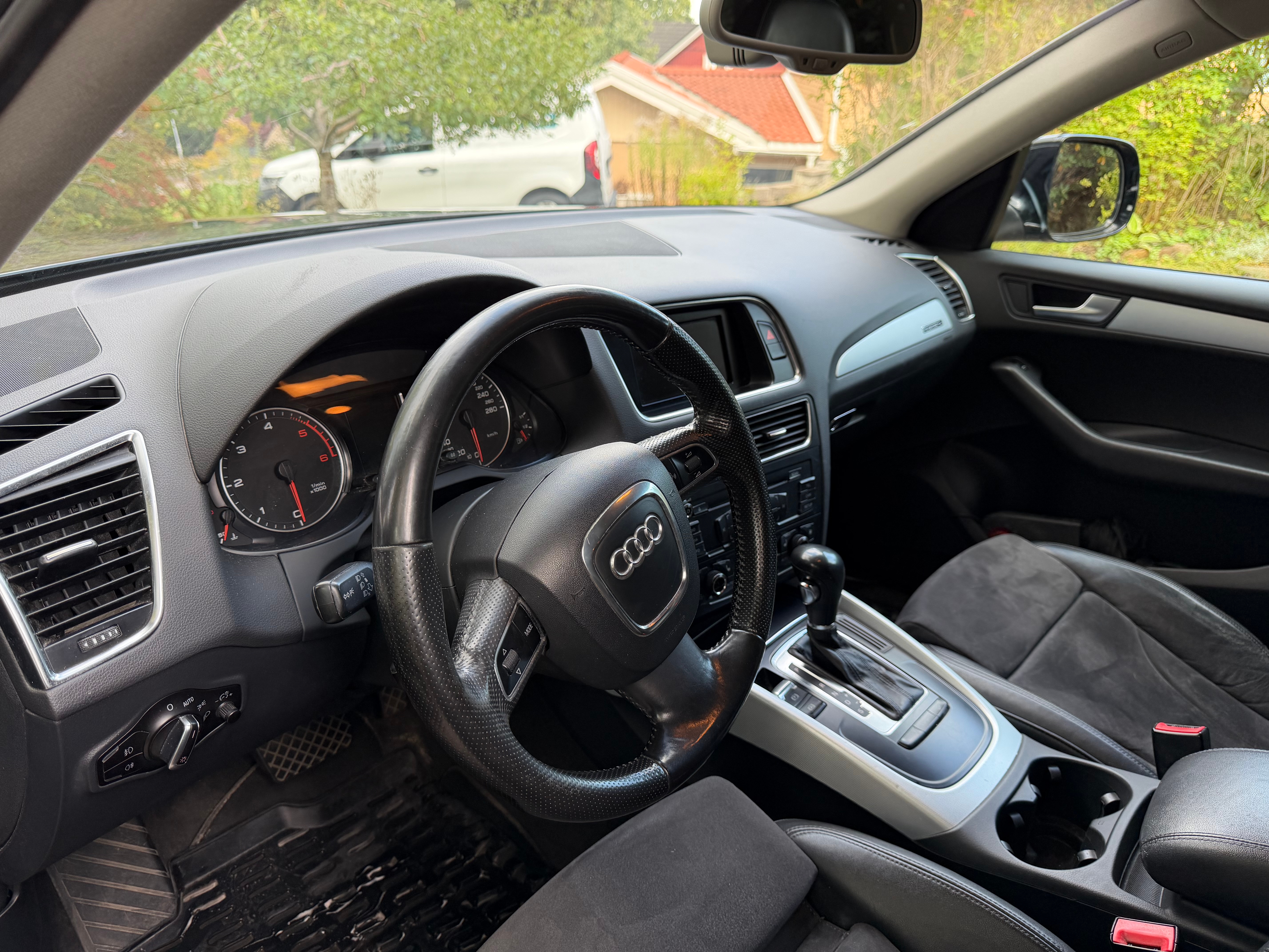 Audi Q5 2.0 TDI DPF quattro S Tronic 2010, kuva 6/8