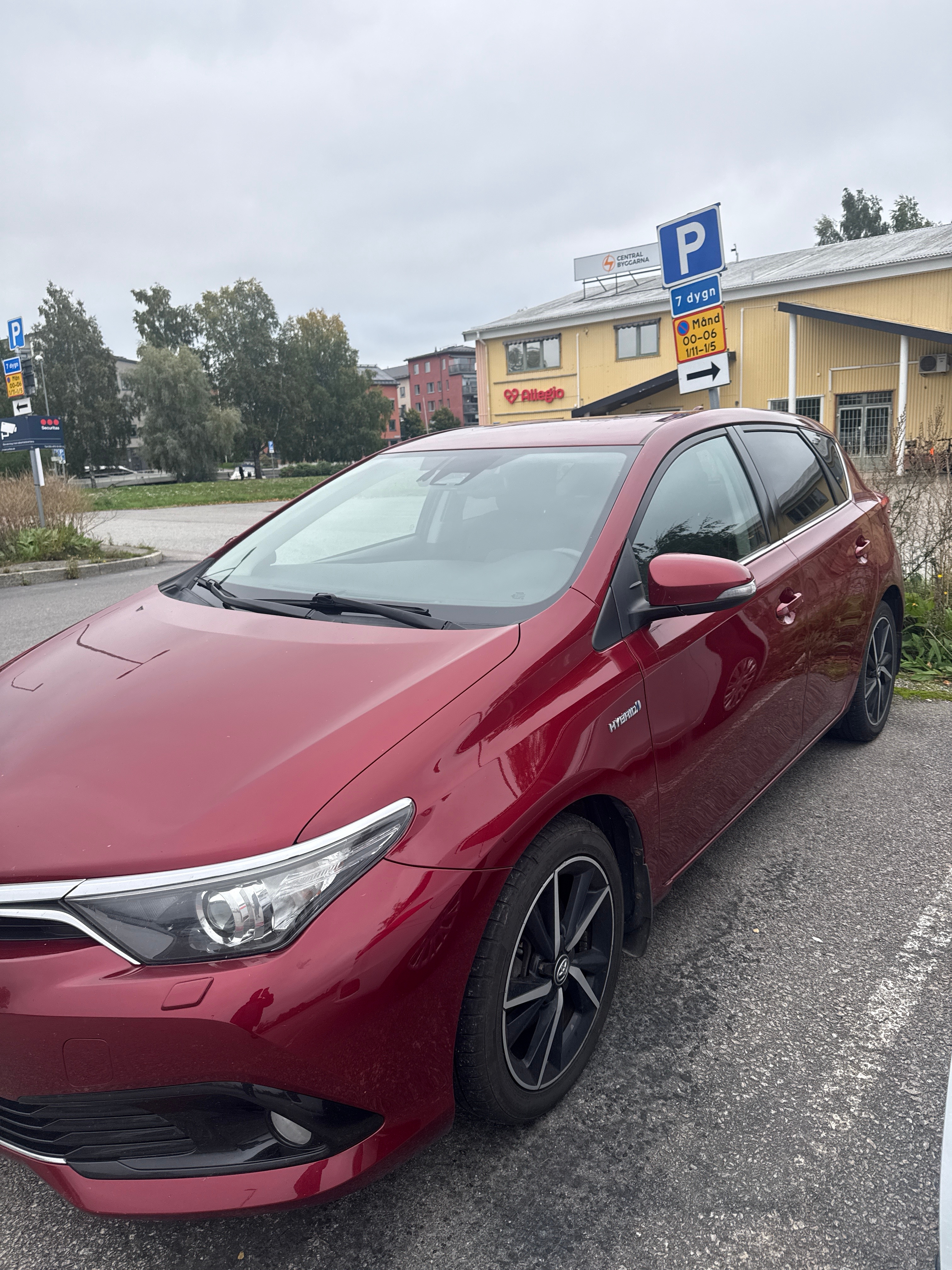 Toyota Auris Hybrid e-CVT 2017, bild 3/13
