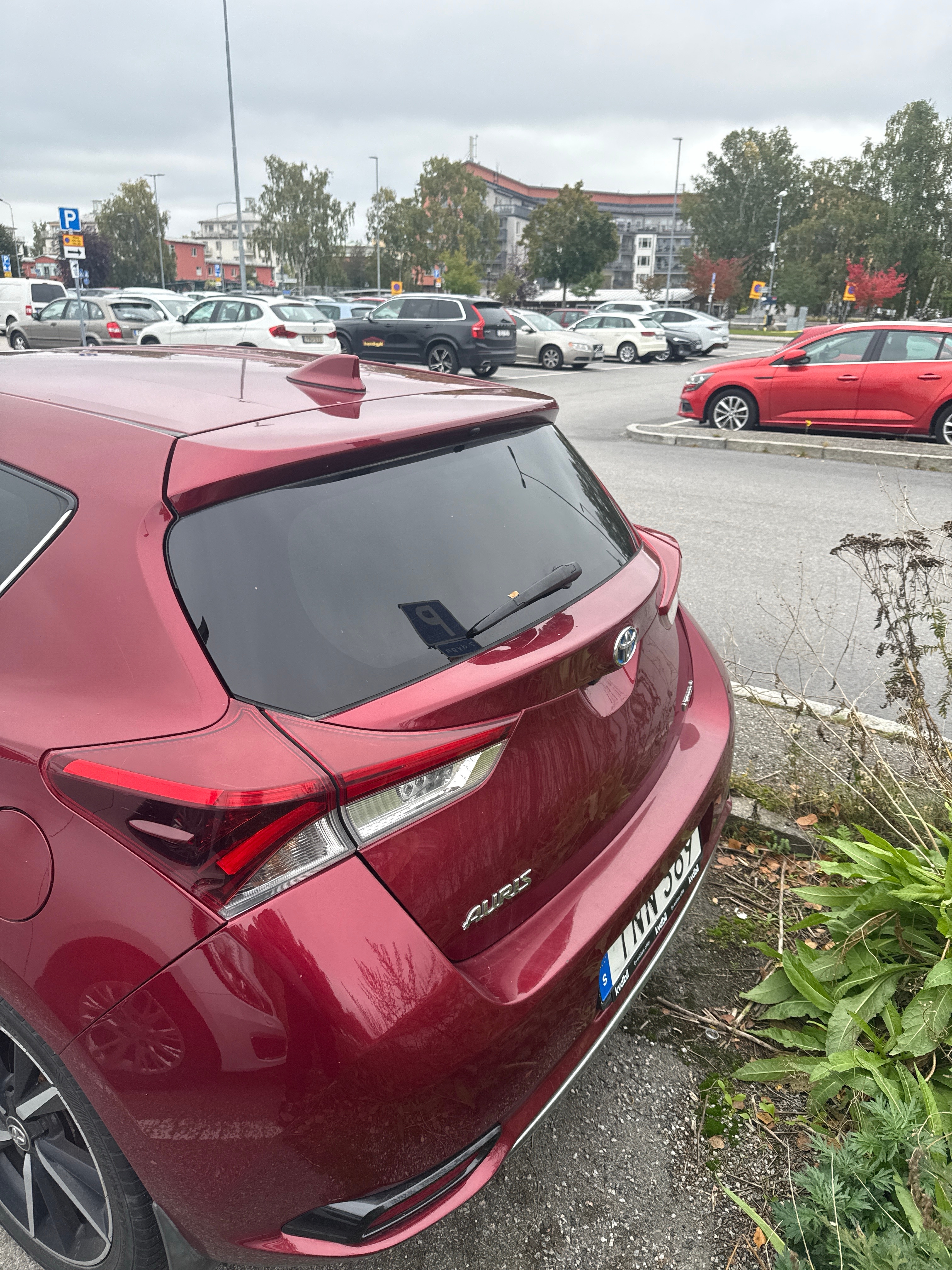 Toyota Auris Hybrid e-CVT 2017, bild 2/13