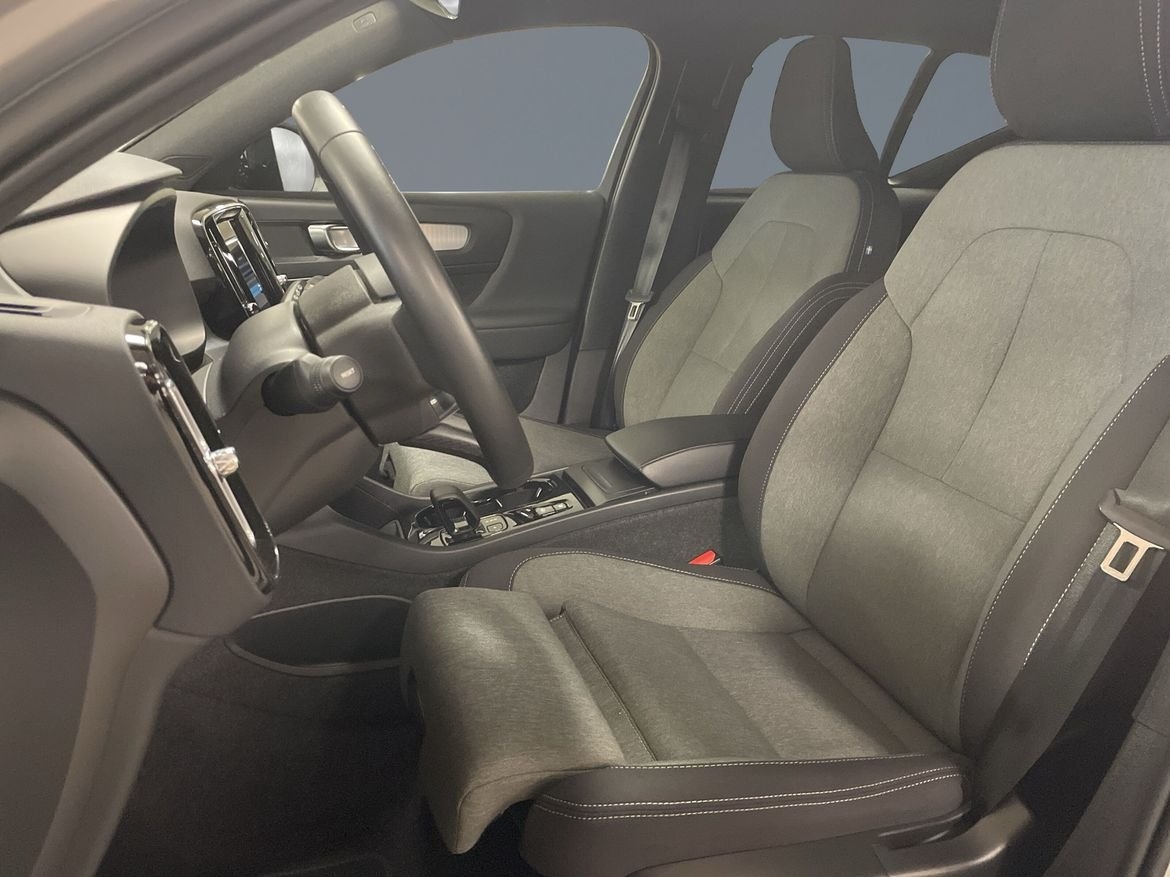 Volvo XC40 B3 FWD Bensin Plus Dark 2025, bild 6/10