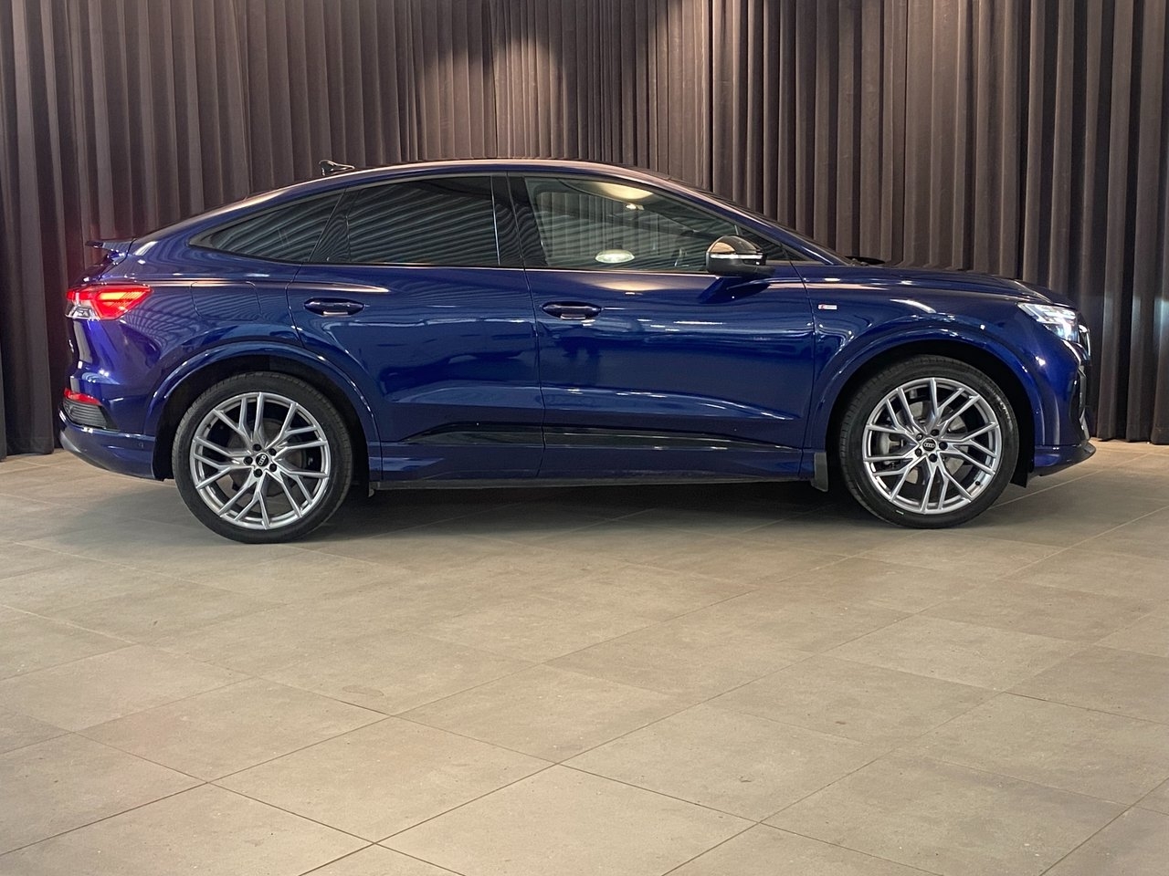Audi Q4 e-tron 2022, bild 5/10