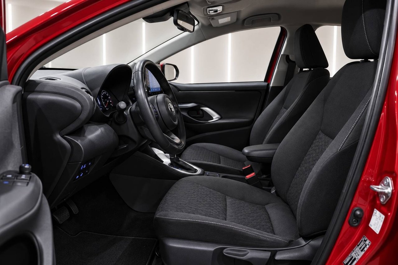 Toyota Yaris Hybrid CVT 116hk Active 2023, kuva 6/10