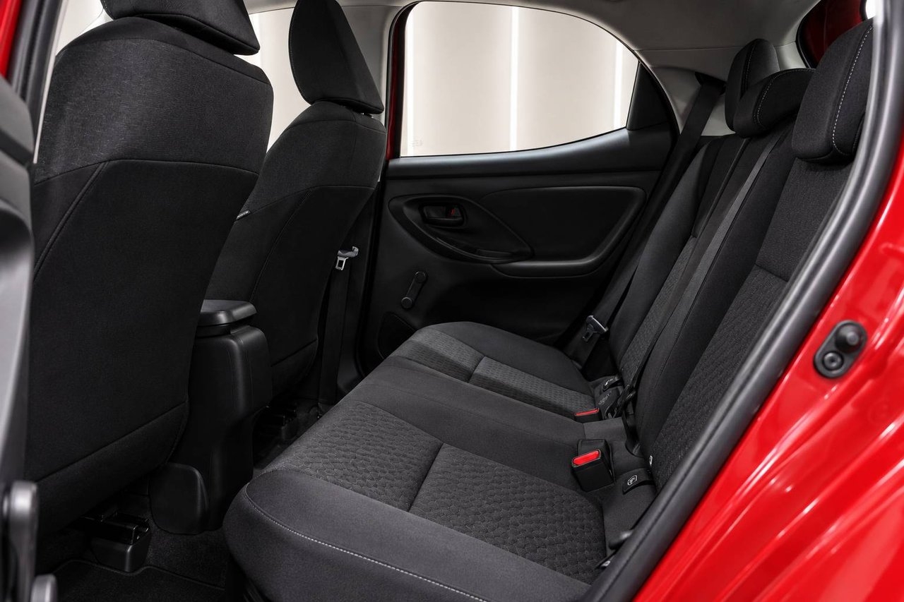 Toyota Yaris Hybrid CVT 116hk Active 2023, kuva 7/10