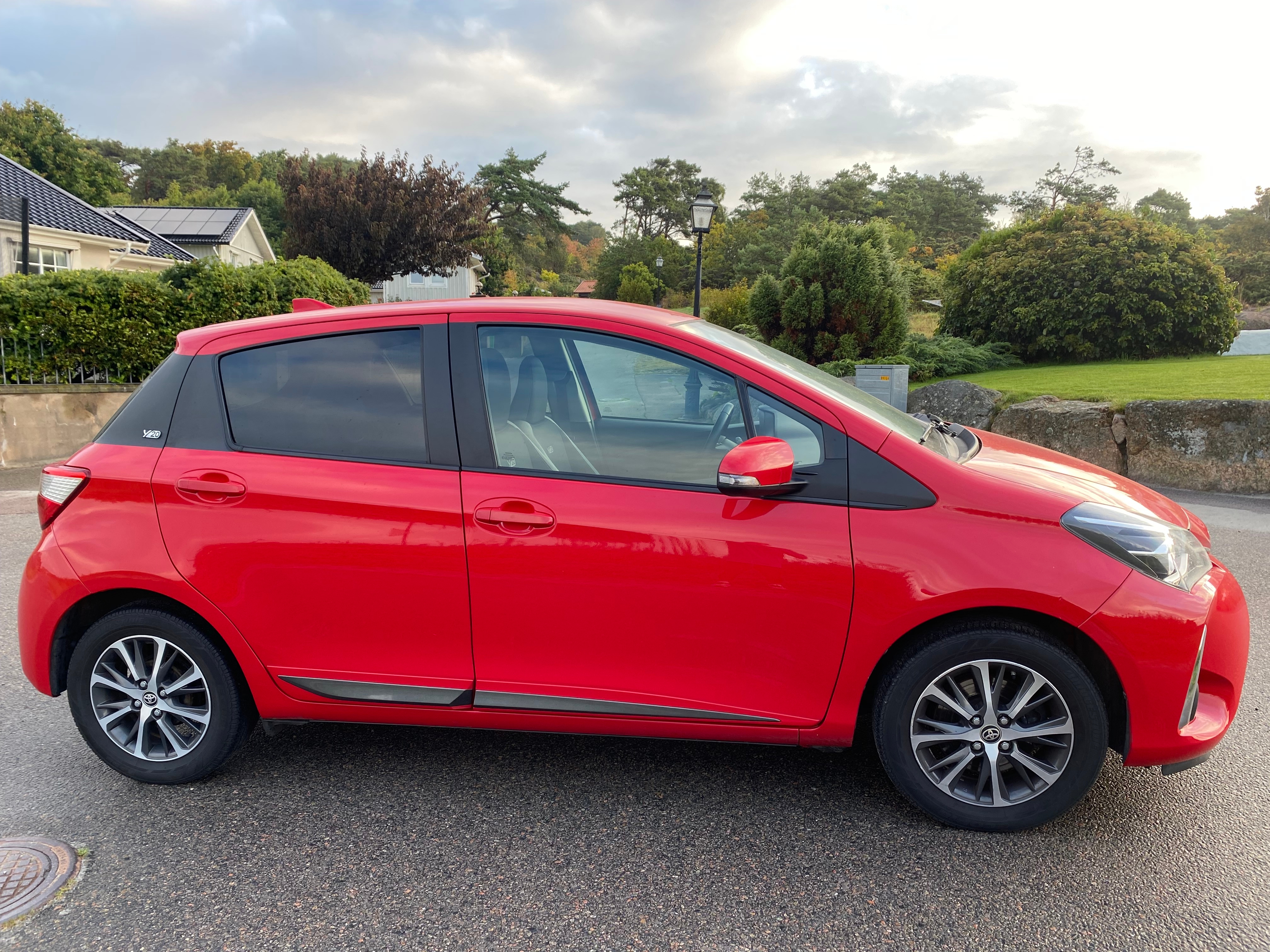 Toyota Yaris 2019, bild 2/8