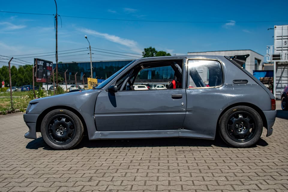Peugeot 205