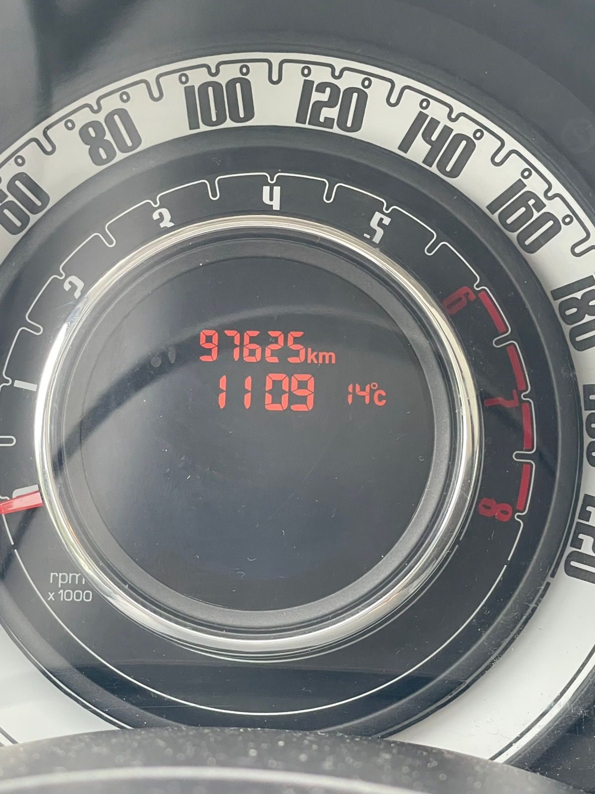 Fiat 500 1.2 8V Manuell 2011, bild 7/8