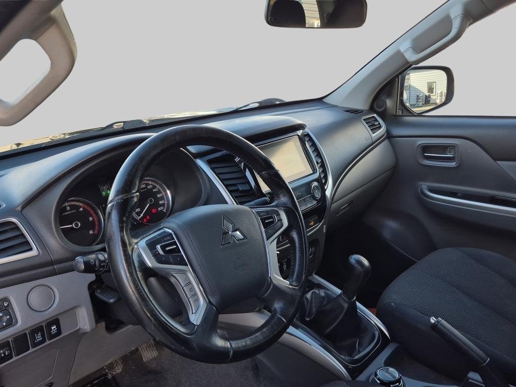 Mitsubishi L200 2017, bild 5/10