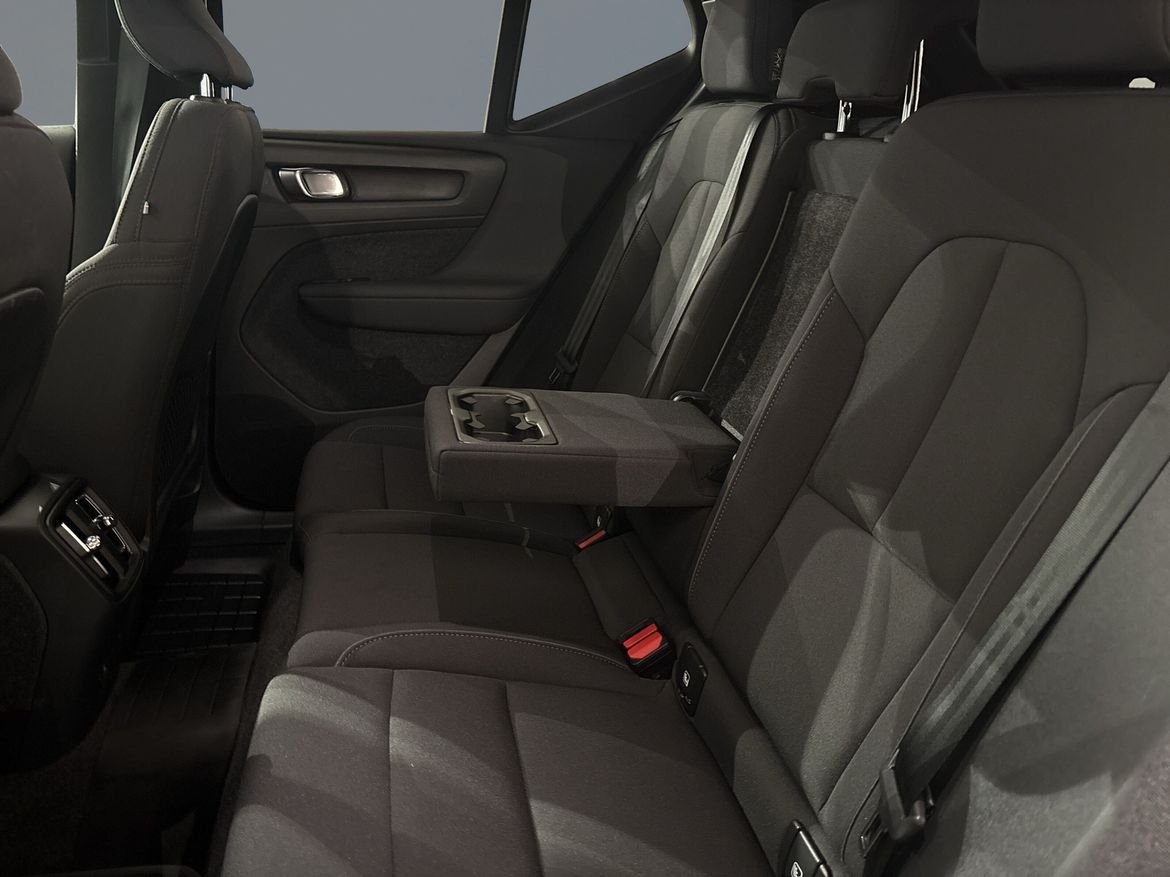 Volvo EX40 2025, photo 7/10