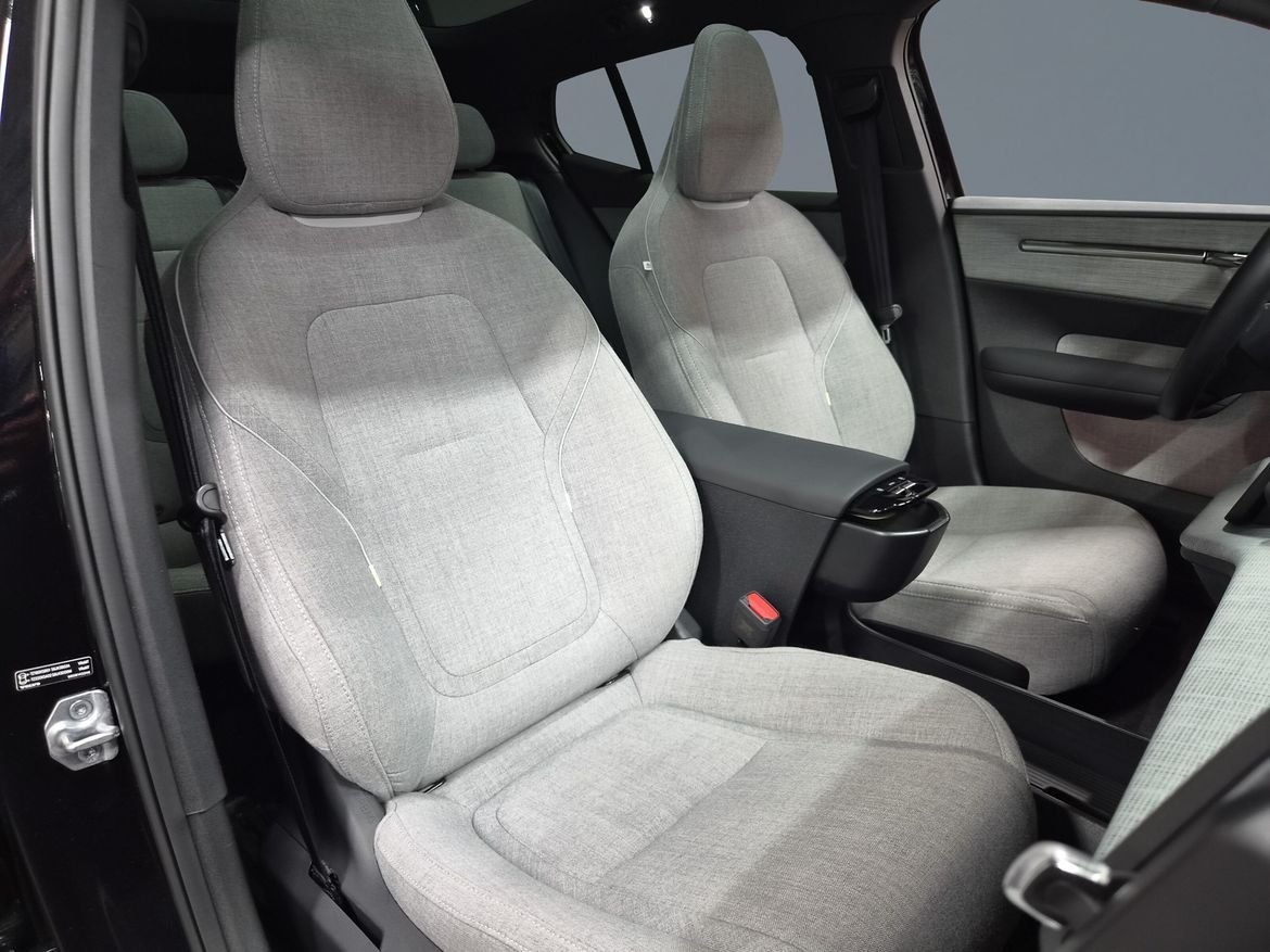 Volvo EX30 Twin Motor Performance Ultra 2026, bild 7/12