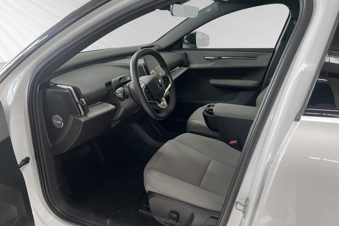 Volvo EX30 Twin M Perform Ultra 2025, bild 7/10