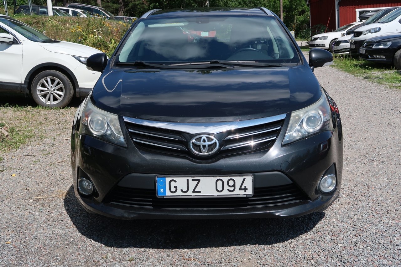 Toyota Avensis 2013, bild 2/7