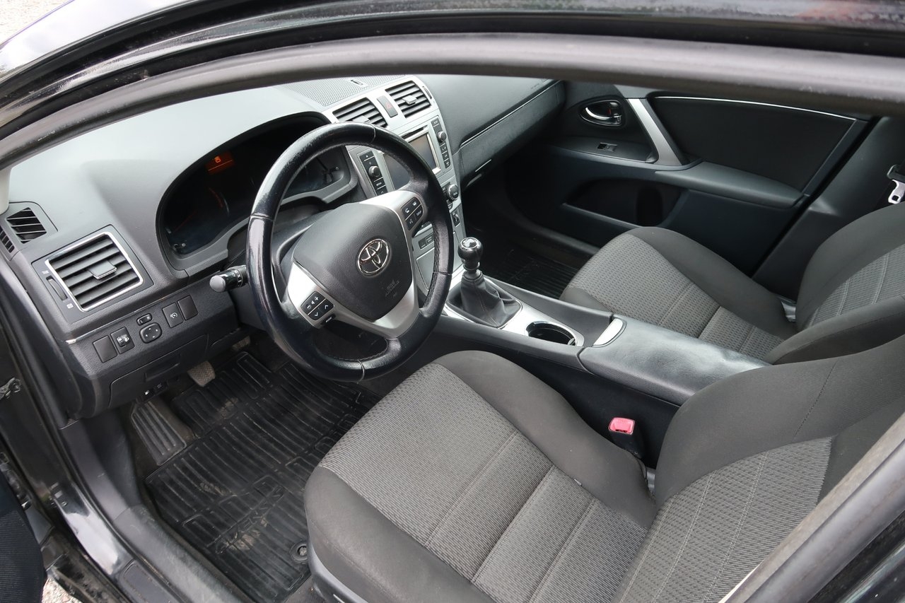 Toyota Avensis 2013, bild 7/7