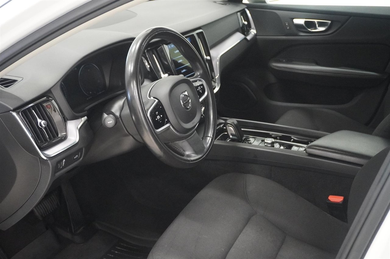 Volvo V60 B4 Momentum Drag 2021, bild 2/10